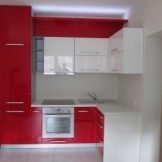 Raudonas virtuvinis